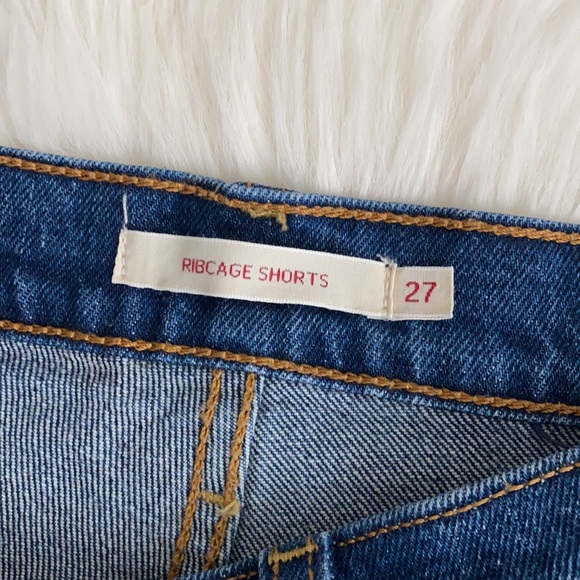 Levi’s ribcage shorts ☀️ - Picture 6 of 7